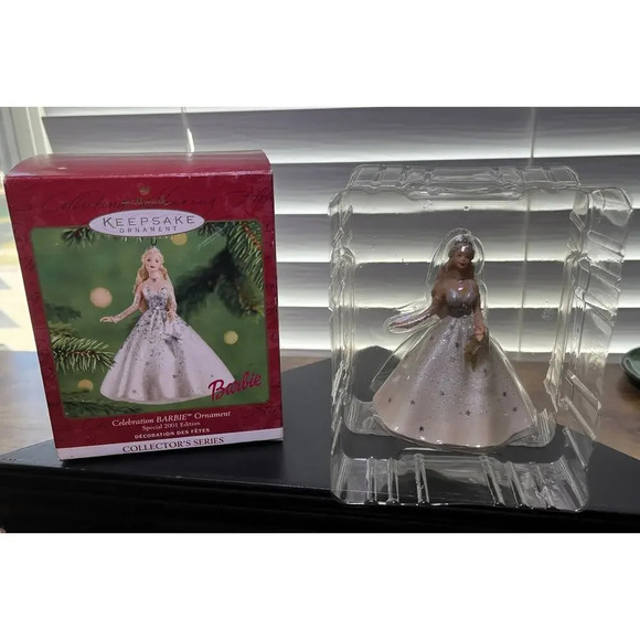 Hallmark Ornament Celebration Barbie Special '2001' - Picture 11 of 14